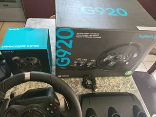 Logitech G920 like new in boxes