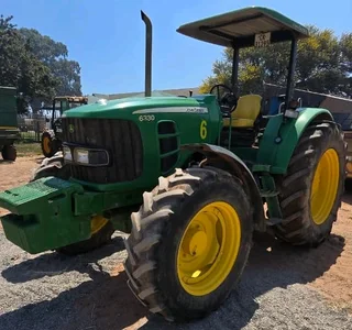 John Deere 6330