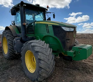 John Deere 7200R