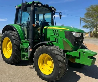 John Deere 6110M