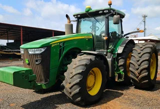 John Deere 8270R