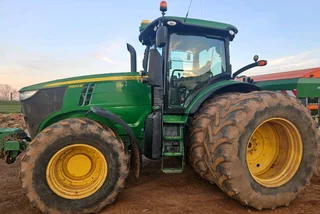 John Deere 7200R