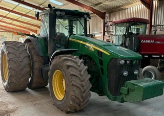 John Deere 8530