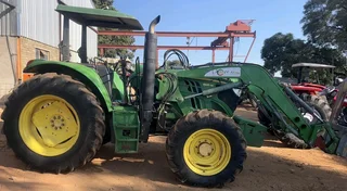 John Deere 6125M