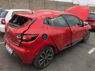 2017 Renault Clio for stripping