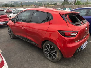 2017 Renault Clio for stripping