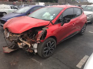 2017 Renault Clio for stripping
