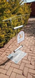 BLACK C-SHAPE PULPITS AND PODIUMS