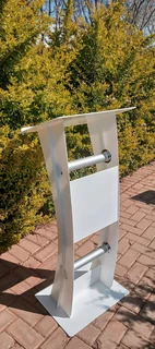 BLACK C-SHAPE PULPITS AND PODIUMS