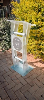 BLACK C-SHAPE PULPITS AND PODIUMS