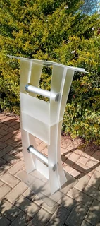 BLACK C-SHAPE PULPITS AND PODIUMS