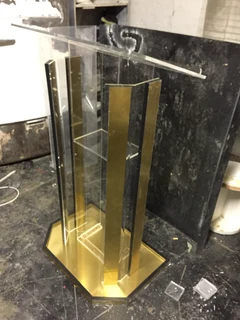 SHINY GOLDEN HIGH END PODIUMS