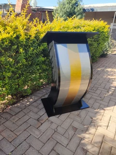 Big Belly Pupits And Podiums