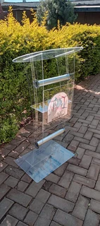 Clear C-shape With Oval Top Podiums