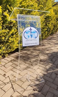 C-shape With No Legs Podiums