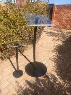 BLACK SINGLE POLE STEEL PODIUM WITH SIDE TABLE COMBO
