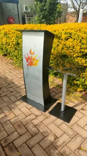 Custom C Podium With Side Table Combo