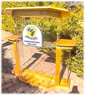 A Lovely Combo Of Golden Oak And Clear Acrylic Wingstyle Pulpit
