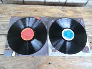 PINK FLOYD DELICATE SOUND OF THUNDER DOUBLE VINYL LP 1988 CBS SCBS 3244