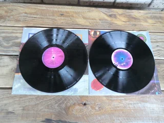 PINK FLOYD DELICATE SOUND OF THUNDER DOUBLE VINYL LP 1988 CBS SCBS 3244