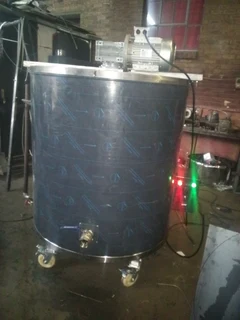 1000 LITRE OIL JACKETED BOILING POT FOR SALE.0642509544.