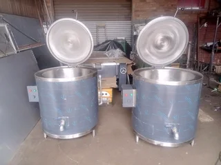 TILTING PANS  FOR  SALE  40 AND  80 LITRES, STAINLESS  STEEL.0642509544
