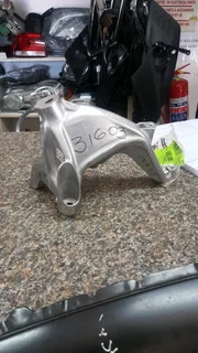 Audi A4/A5/A6/Q5 engine mounting