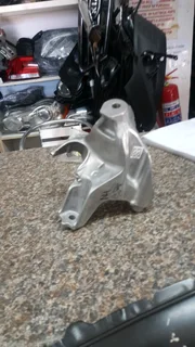 Audi A4/A5/A6/Q5 engine mounting