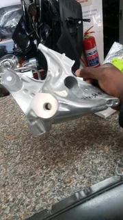 Audi A4/A5/A6/Q5 engine mounting