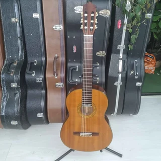 Yamaha CG-120SA classical guitar and hard case - Solid Top - Rosewood back/ sides classical guitar