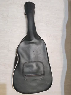 Crafter guitar, bag, stand, strap and capo