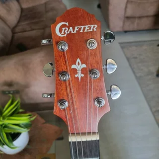 Crafter guitar, bag, stand, strap and capo