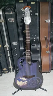 Ovation tribute limited edition: DJ Ashba semi acoustic guitar and bag.