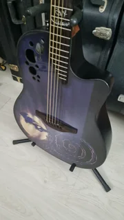 Ovation tribute limited edition: DJ Ashba semi acoustic guitar and bag.