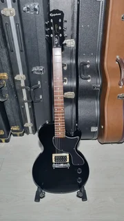 Epiphone Les Paul Jnr electric guitar and bag