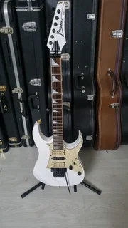 Ibanez RG350DX electric guitar and bag
