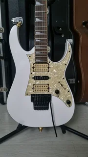 Ibanez RG350DX electric guitar and bag