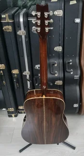 Washburn D21s acoustic guitar and hard case