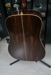 Washburn D21s acoustic guitar and hard case