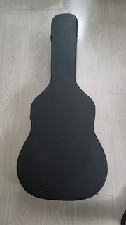 Washburn D21s acoustic guitar and hard case