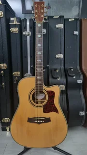 Tanglewood TW900ce semi acoustic guitar