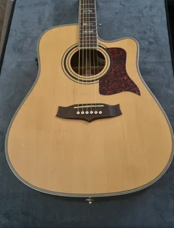 Tanglewood TW900ce semi acoustic guitar