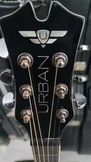 Player by Keith Urban acoustic guitar and bag