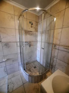 Flat to rent (granny flat)