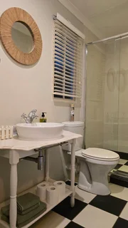 Cottage to rent in Essenwood