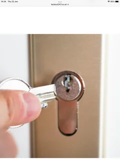 Locked out? Locksmith and car key programming