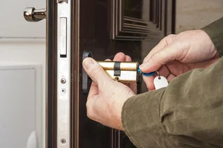 Locked out? Locksmith and car key programming