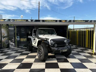 2010 JEEP WRANGLER 3.8 UNLIMITED SPORT 4X4 - EXCELLENT CONDITION