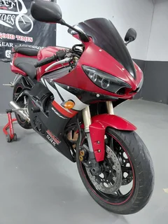 Yamaha **R6**