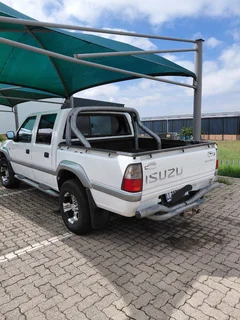 Isuzu 300TDI LX D/C